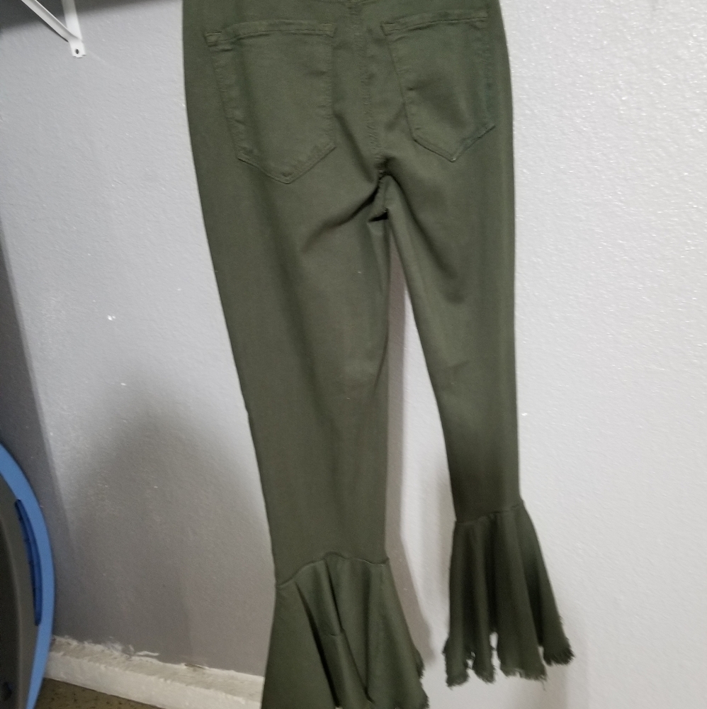 Skinny bell bottom.